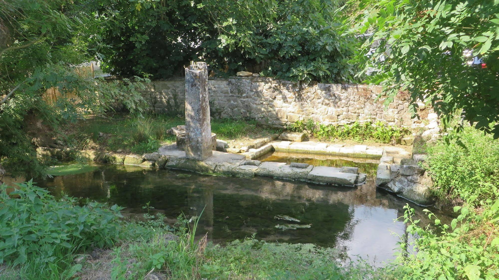 Jolysable Bed and Breakfast Pons Εξωτερικό φωτογραφία